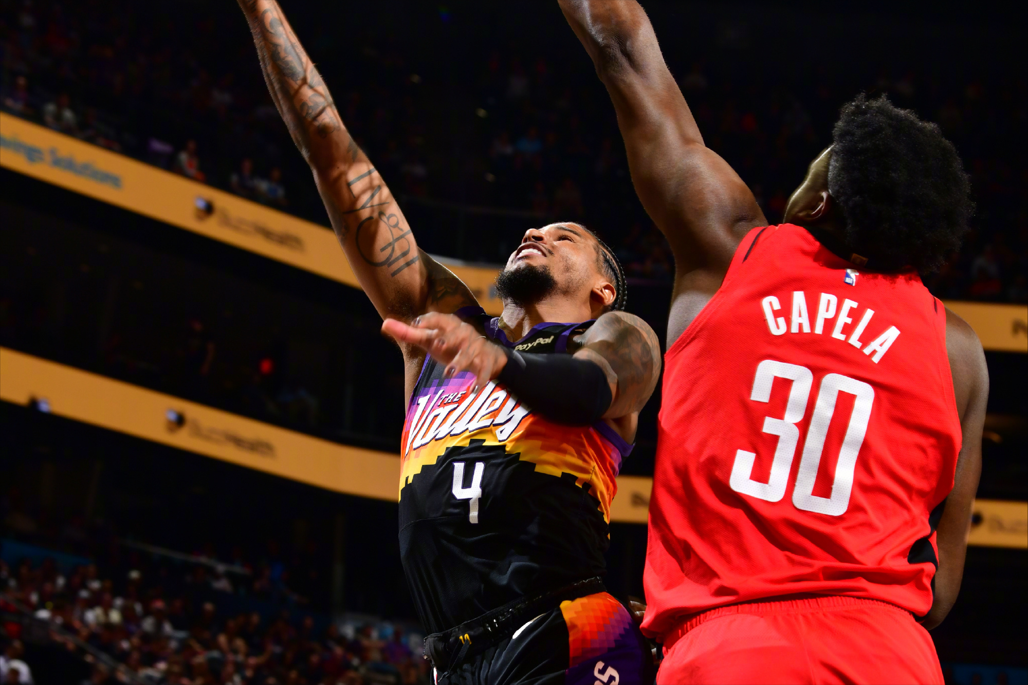 开云-首节领先21分，34次罚球！仍然被火箭队完成赛季横扫，7连胜！